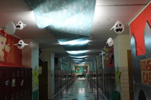 The sophomore hallway in all its splendor.