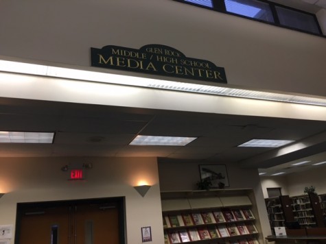Media Center relaxes policies during lunch period