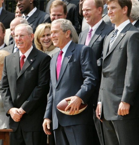Former Giants' Coach Tom Coughlin with president George Bush and Giants' quarterback Eli Manning