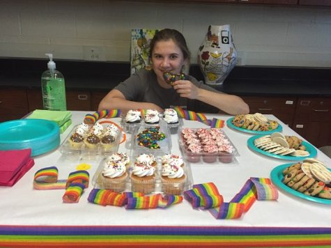 Rachel Halpern with the food at the final meeting.