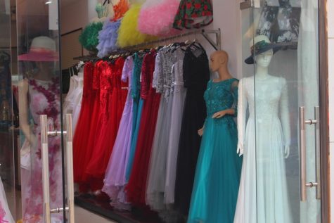 Students to catwalk for cancer research