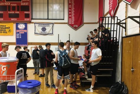 Boys basketball loses opening scrimmage